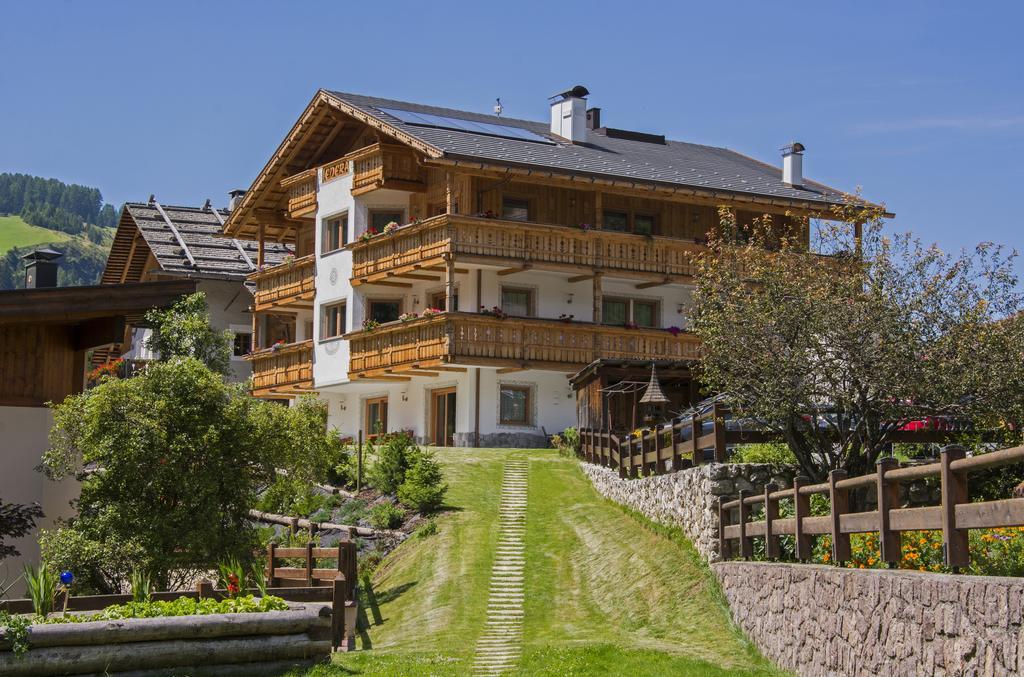 Apartments Edera Selva di Val Gardena Exterior photo